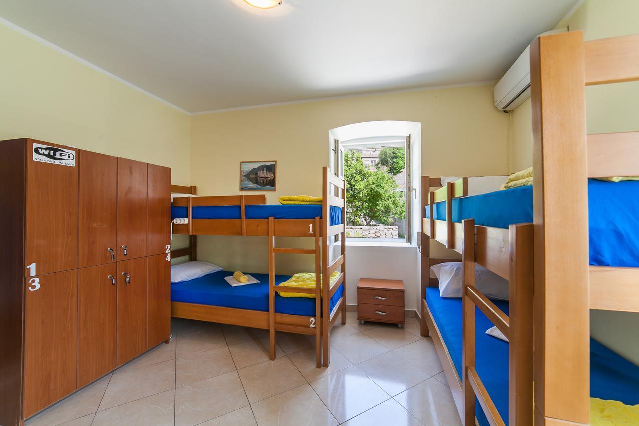 Montenegro Hostel 4U Kotor Kültér fotó