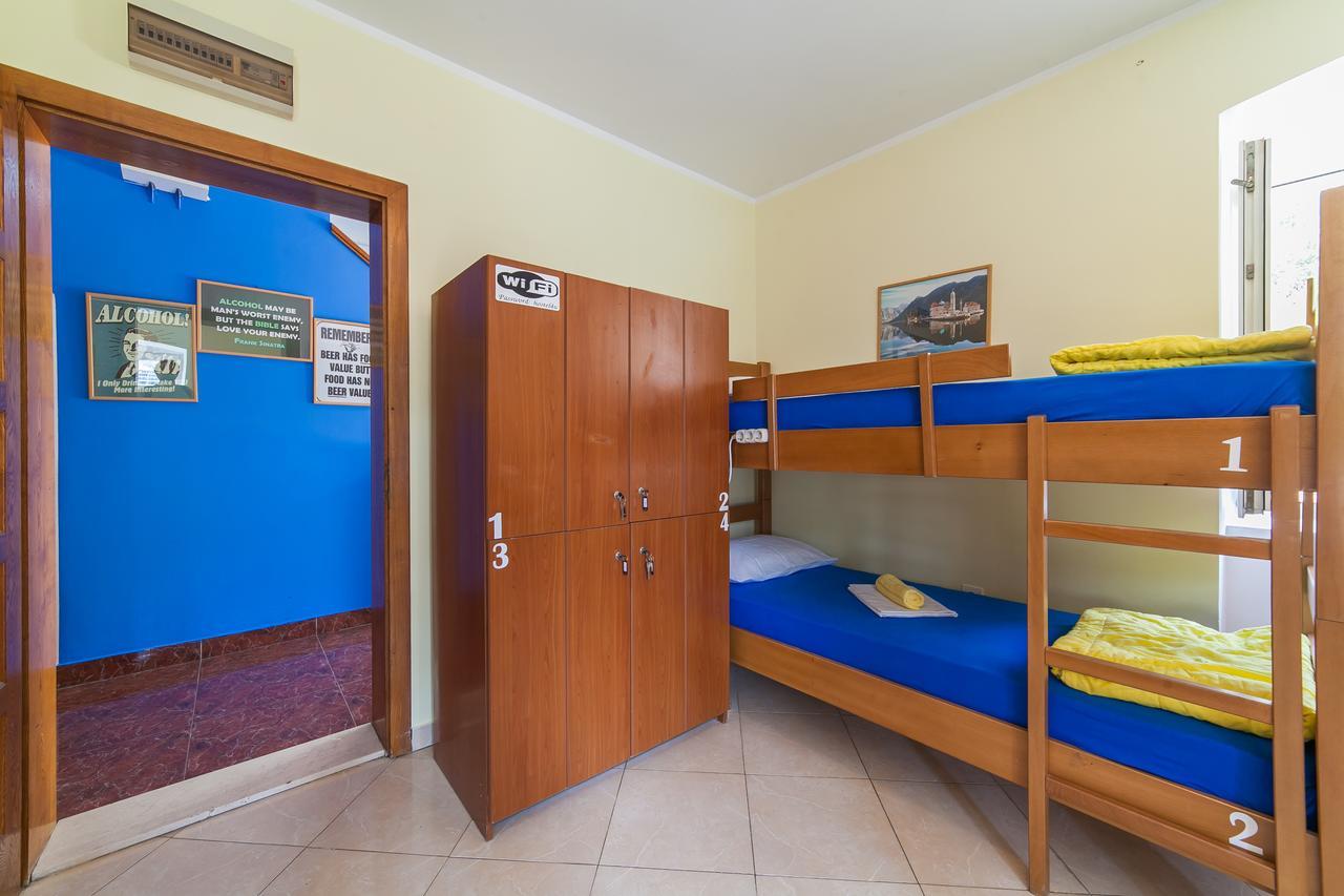 Montenegro Hostel 4U Kotor Kültér fotó